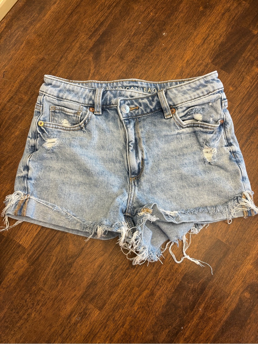 American Eagle Mom Shorts Womens Size 00 Light Wash Distressed Frayed Hem